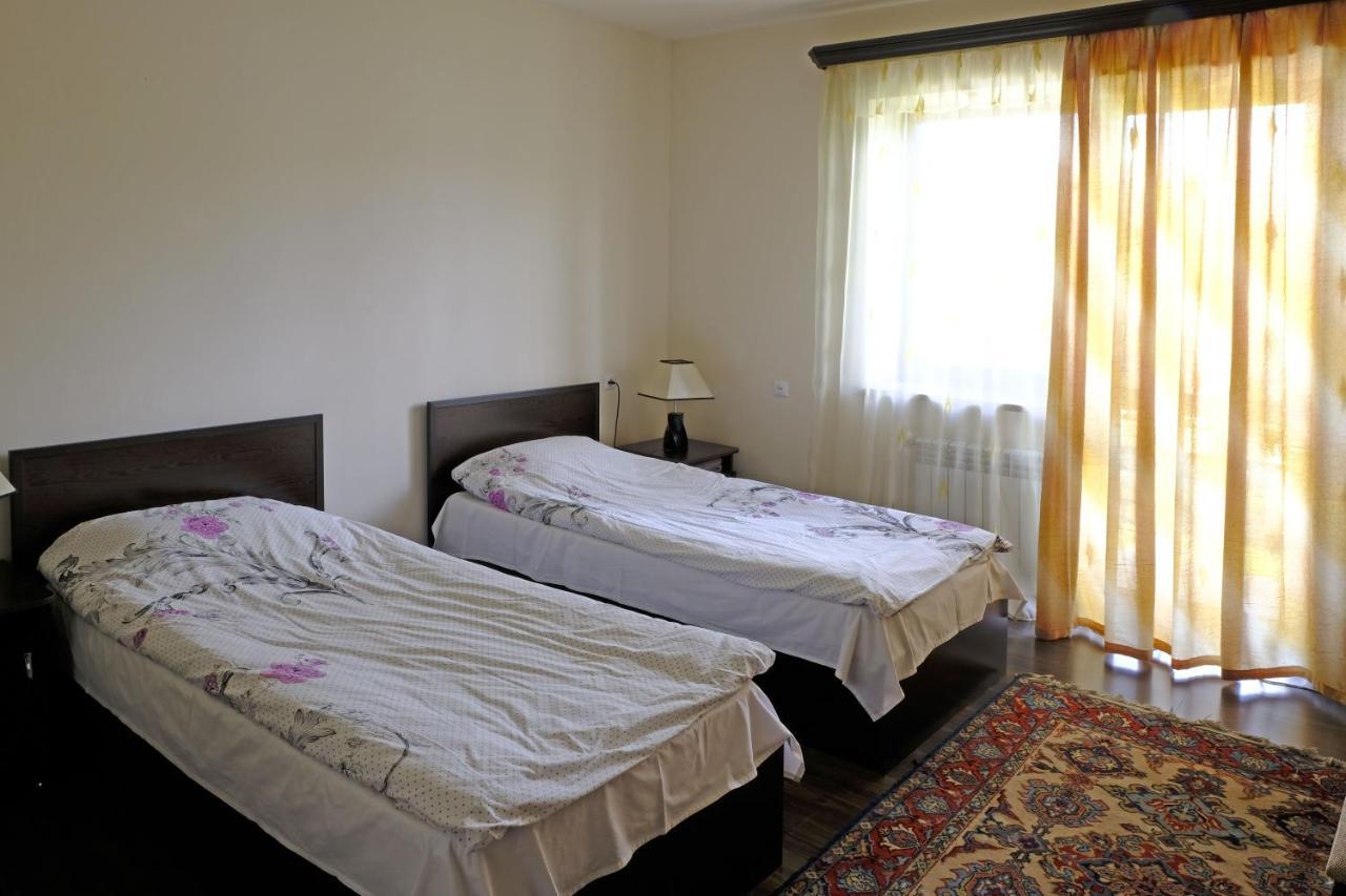 ガルニ シェ イヴェット Bed & Breakfast エクステリア 写真